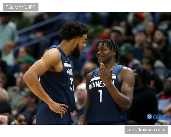 埃琳·安德森买外卖掏出那张卡的一刷，我突然开始怀疑自己是不是在看明星账单现场